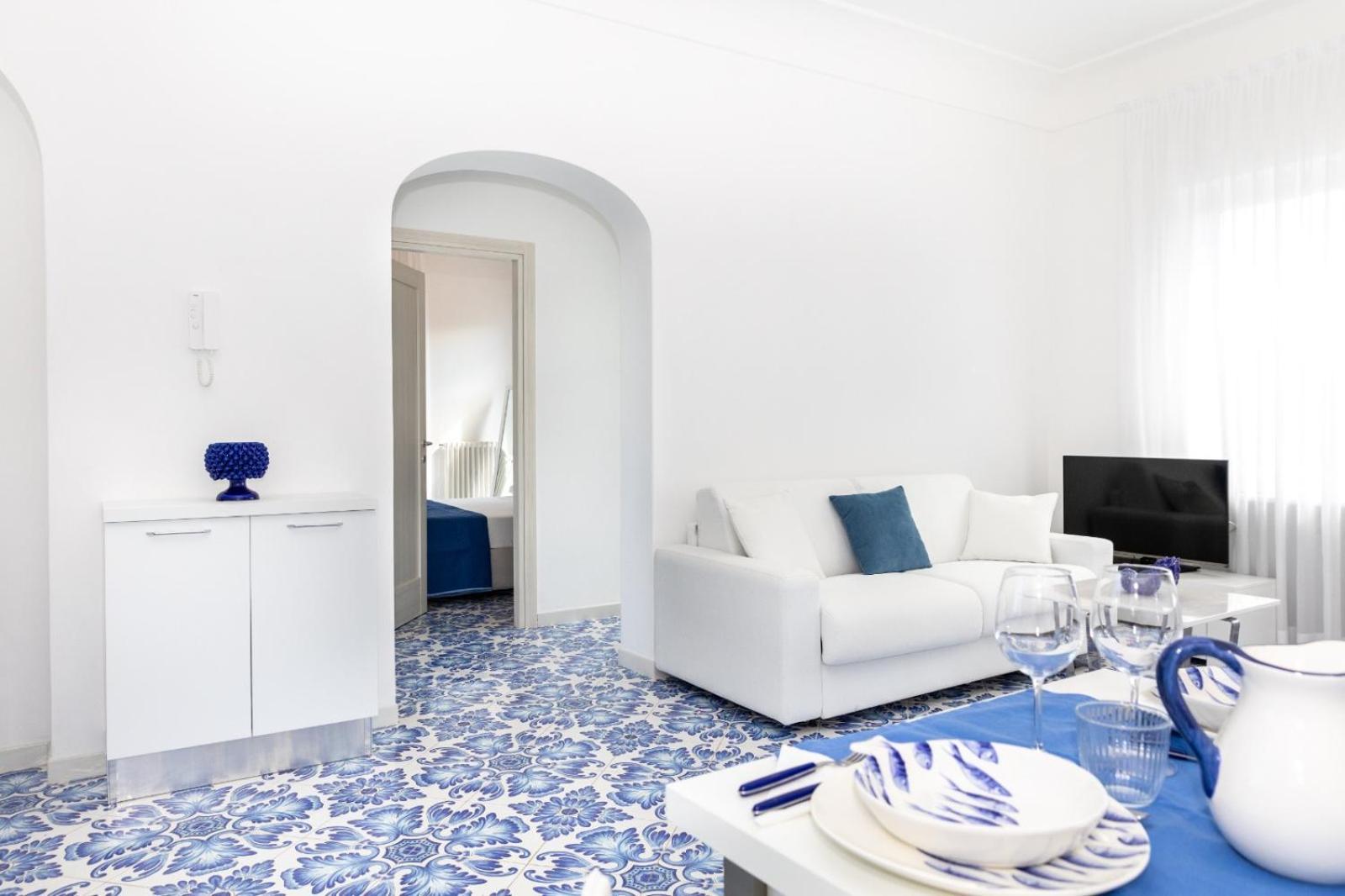 Maison Blue Capri